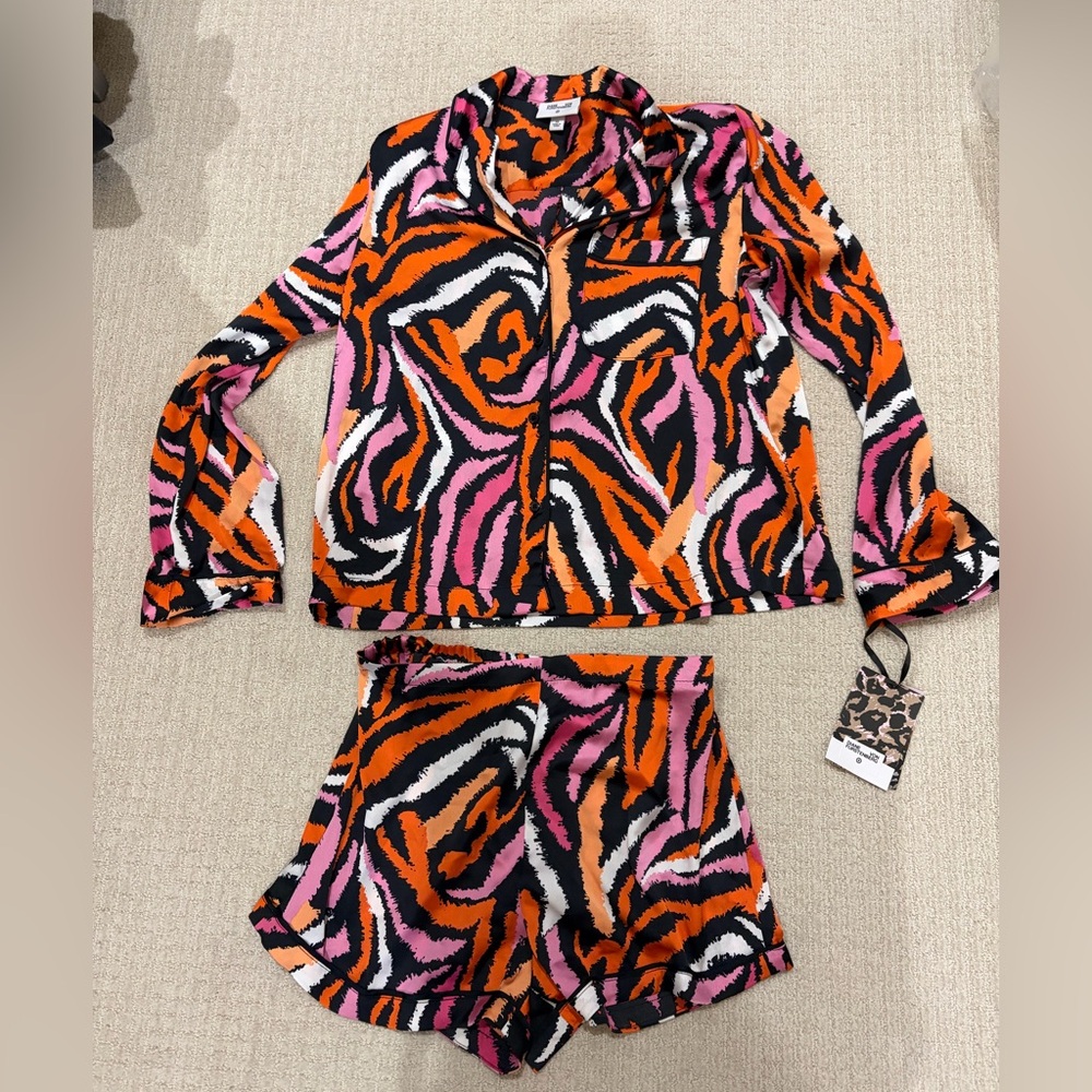 Diane Von Furstenberg Women’s NWT pajama set
